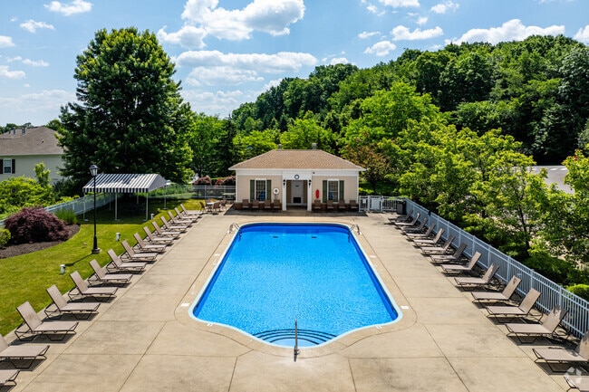 Building Photo - Berkley Manor