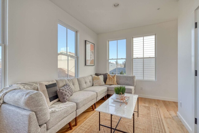 Photo - 520 NE 56th Ave Unit ID1309859P