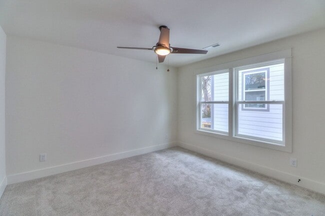 Photo - 2404 Middle St