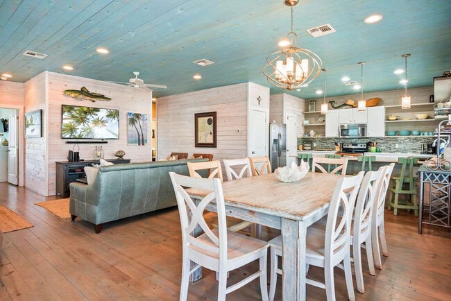 Building Photo - 2727 Eleventh St Unit SI ID1023166P