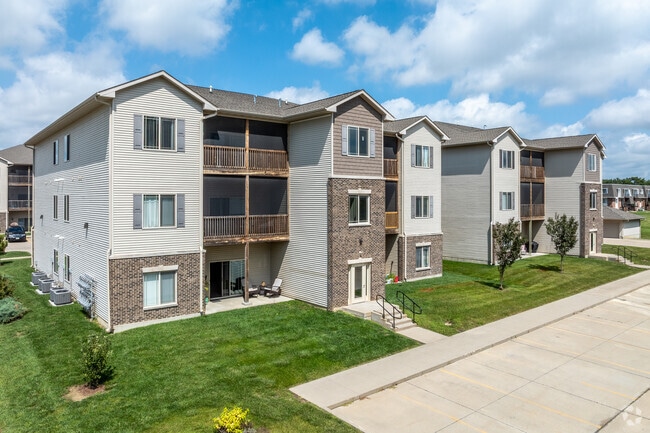 Building Photo - Prairie Rapids