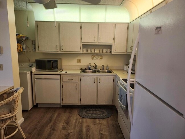 Photo - 3526 La Palmas Ct Unit D-2