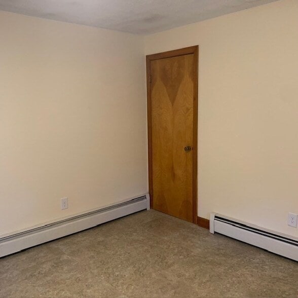 Photo - 105 Salisbury St