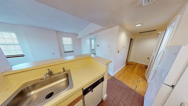 Photo - 14 John Eliot Sq Unit 4E