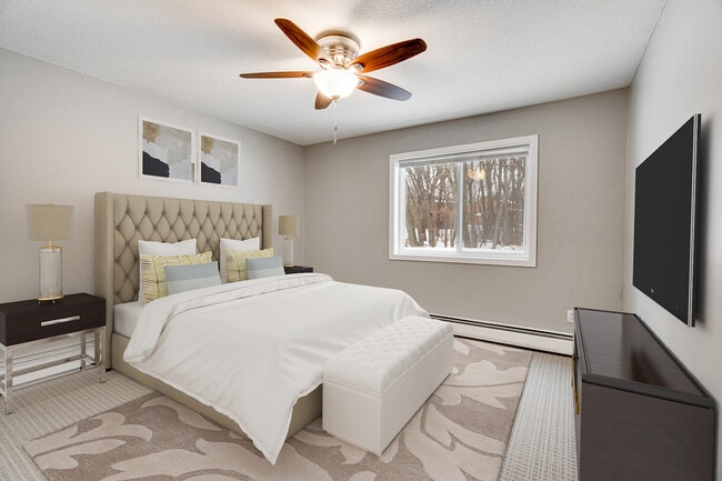 Photo - Whispering Pond Apartments