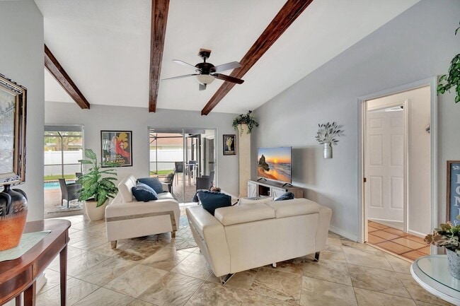 Photo - 577 SW 24th Ave