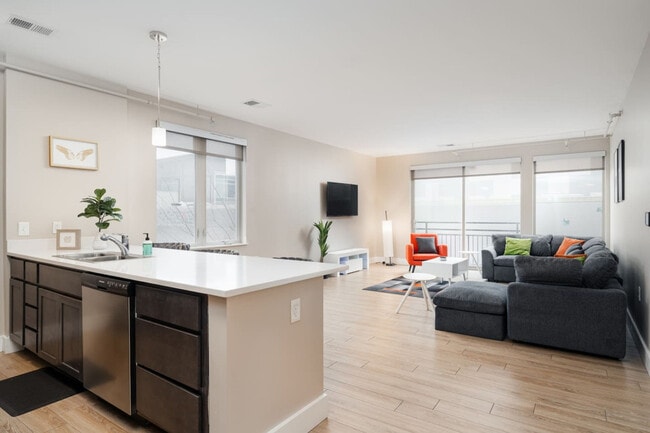 Photo - 515 E Market St Unit ID1228646P