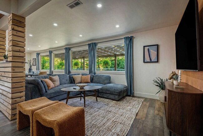 Photo - 10 Penny Ave Unit SI ID1474772P