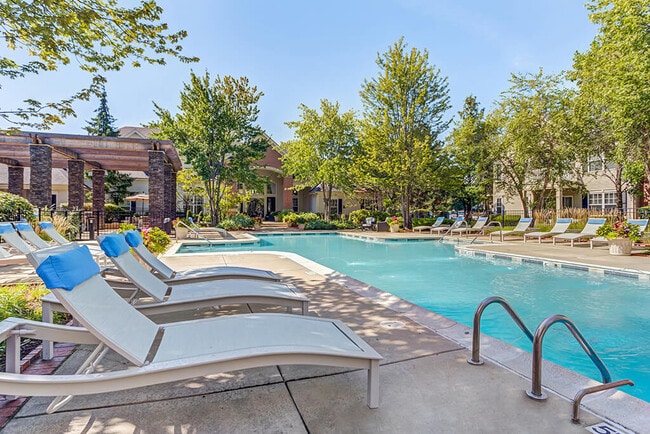 Photo - The Apartments at Kirkland Crossing