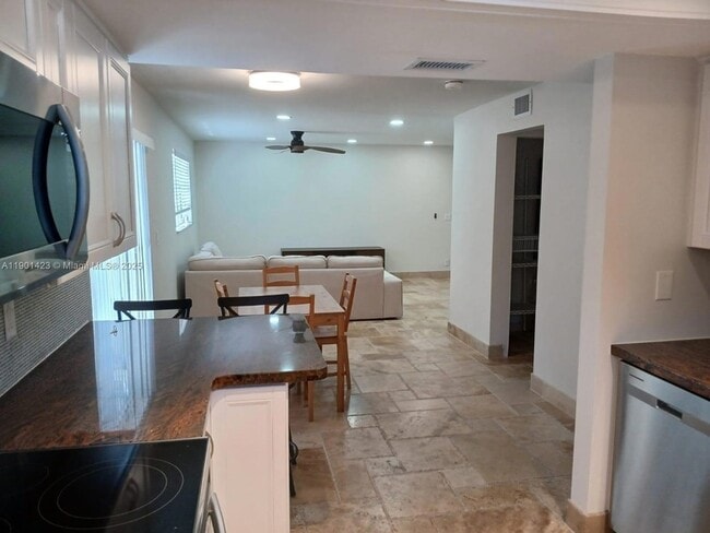 Photo - 1945 NW 4th Ave