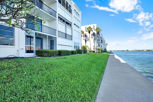 Photo - 7625 Sun Island Dr S Unit 107