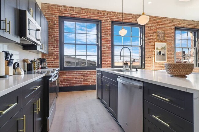 Photo - 1148 S Peters St Unit ID1265900P