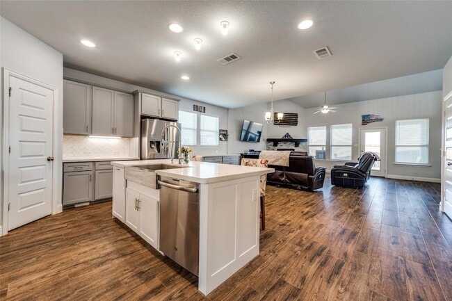 Photo - 5490 Peregrine Ln