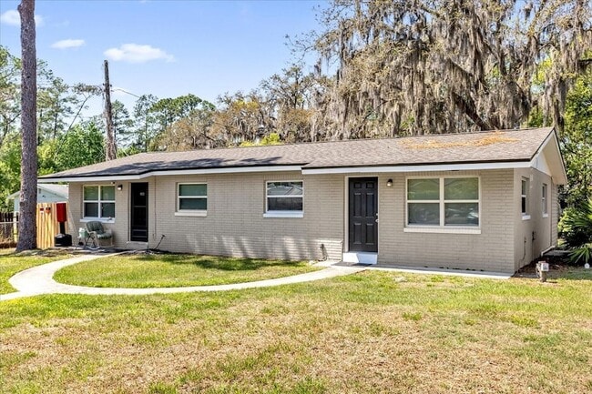 Photo - 284 Short St