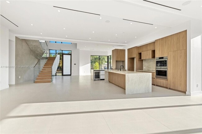 Photo - 2050 S Hibiscus Dr