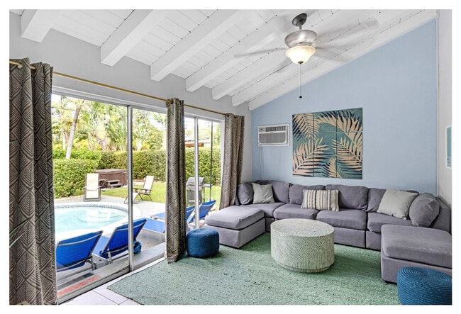 Building Photo - 425 NE 105th St Unit ID1439294P