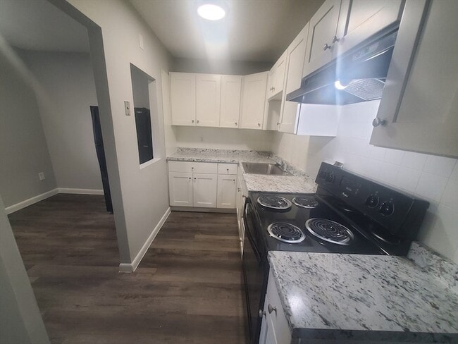 Photo - 760 Cummins Hwy Unit 4