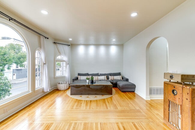 Building Photo - 3232 Divisadero St Unit SI ID1546415P