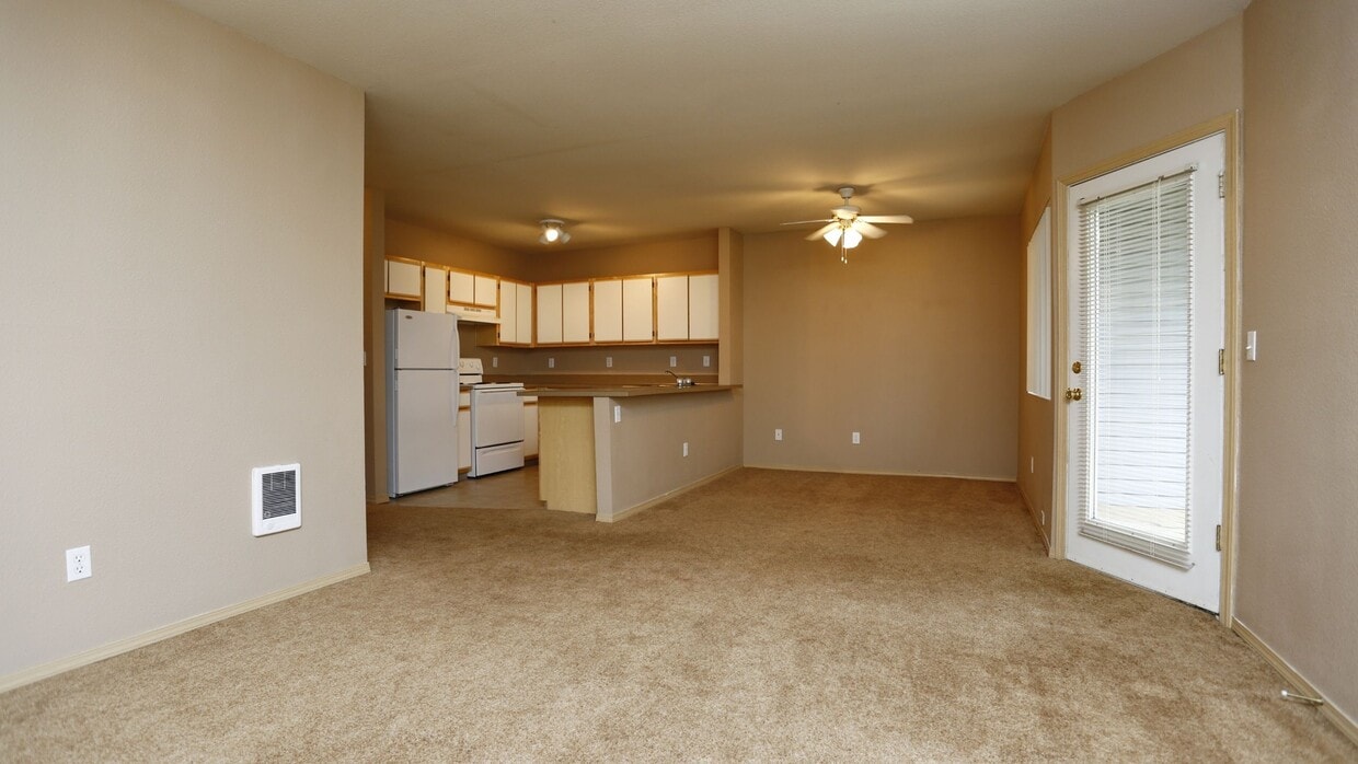 Kitchen/Living area - 2x1B