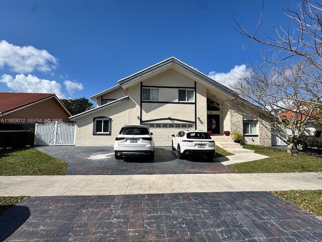 Building Photo - 10710 SW 141st Ave Unit 2