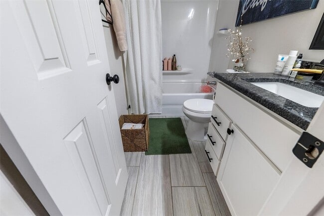 Photo - 916 Clover Hill Ln