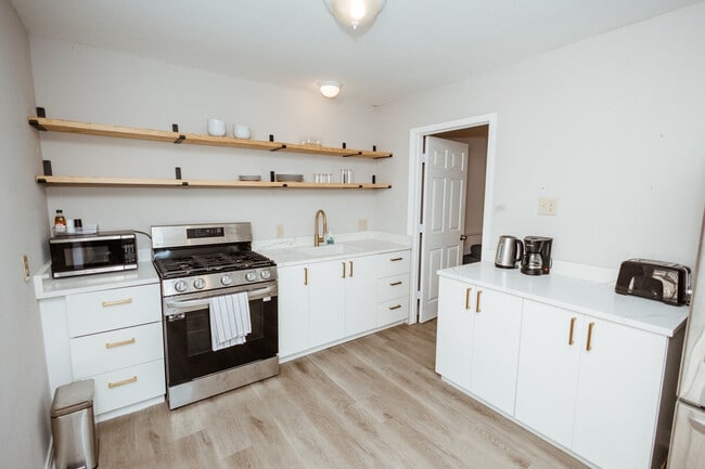 Building Photo - 3625 Maple Ave Unit ID1352449P