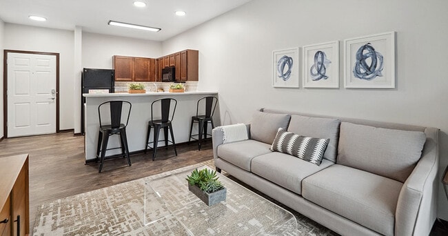 Photo - Walnut Lake Apartments