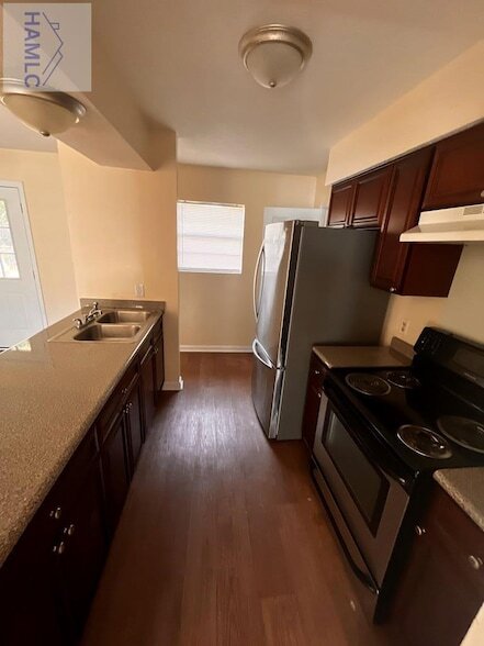 Photo - 928 Greenbriar Trial