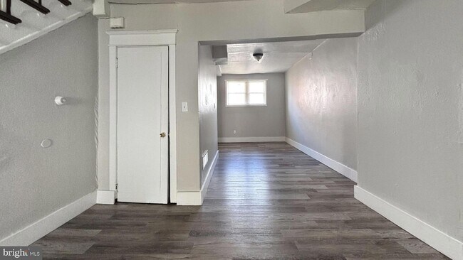 Photo - 5581 Blakemore St