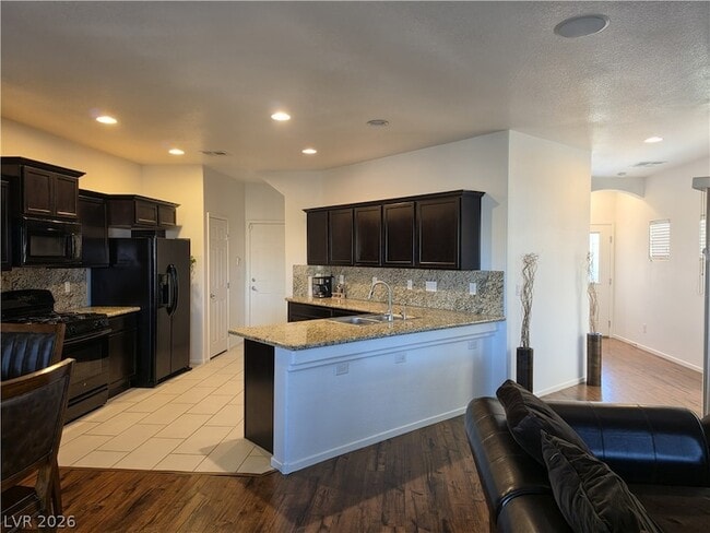 Photo - 2880 Sparkling Sea St