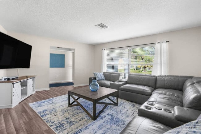 Photo - 13501 Whitby Rd Unit ID1234459P