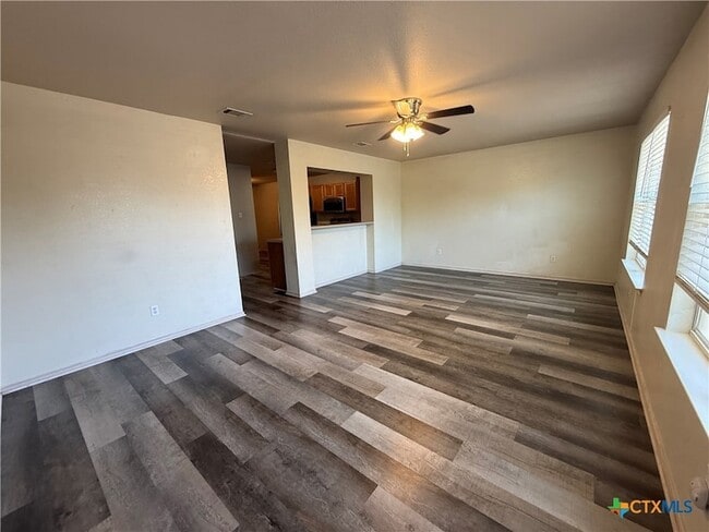 Building Photo - 415 E 4th Ave Unit D