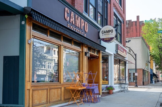 Photo - Rendezvous on Elm