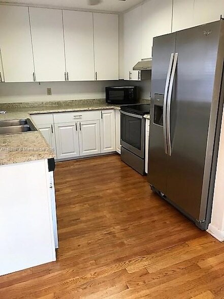 Photo - 1361 Cottonwood Cir