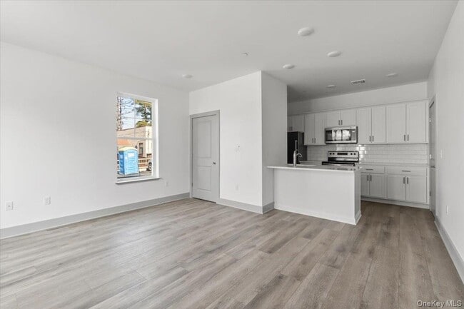 Photo - 75 Forester Ave