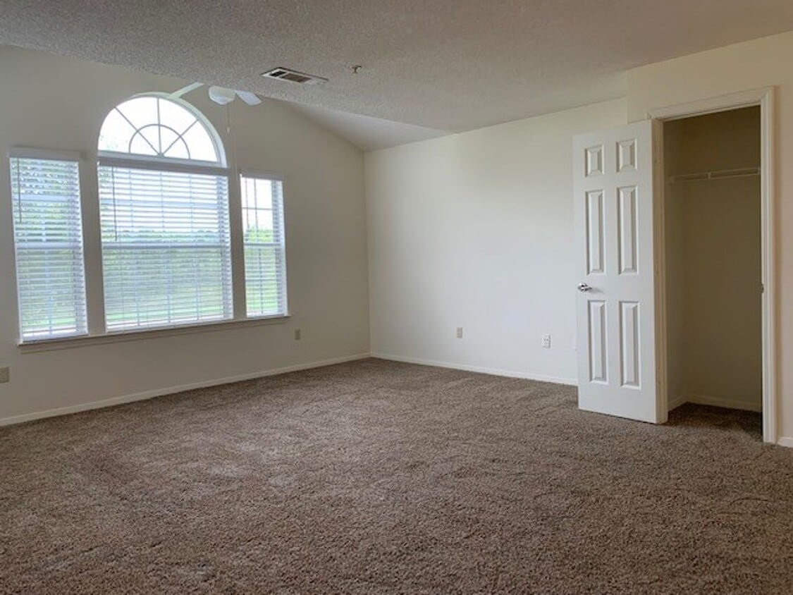 Floor Plan - 3BR/2B Elizabeth Renovation AVAILABLE NOW and w...
