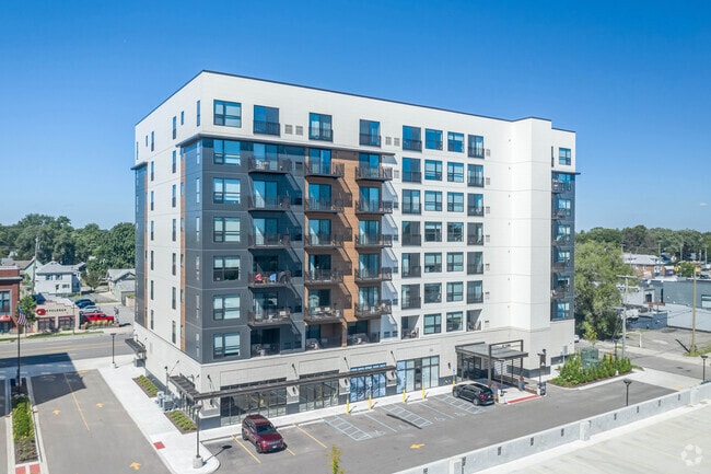 Icon on Main - ICON on Main - Royal Oak, MI