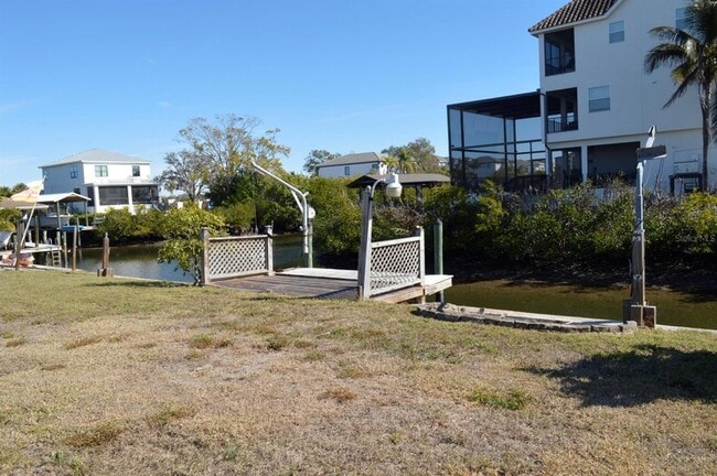 Photo - 6525 Manila Palm Way