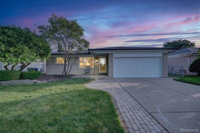 Photo - 11223 Hemlock Dr