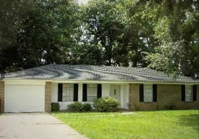 Building Photo - 208 Maryland Dr