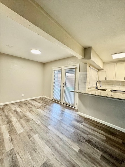 Photo - 734 Ticonderoga Dr