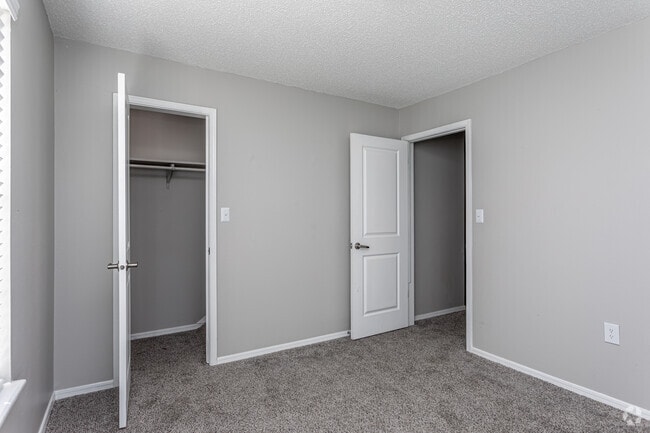 2BR, 1.5BA - 1,000 SF - Hazel - The Life at Rolling Meadows