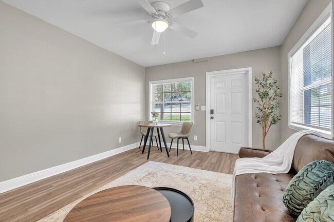 Building Photo - 908 Buena Vista Dr Unit SI ID1382991P