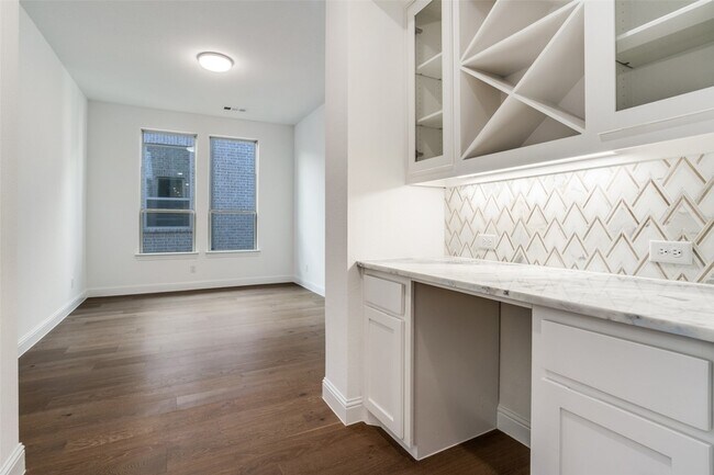 Photo - 3503 Foxhall St