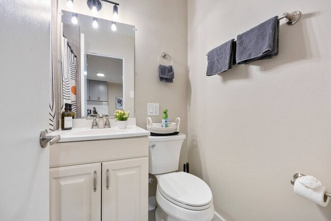 Photo - 1009 Front St Unit SI ID1366970P