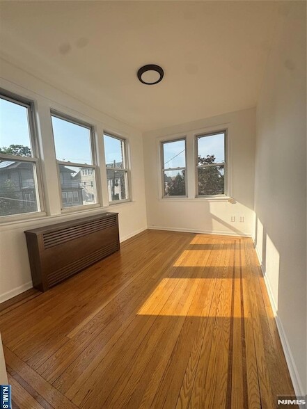 Photo - 688 Kingsland Ave