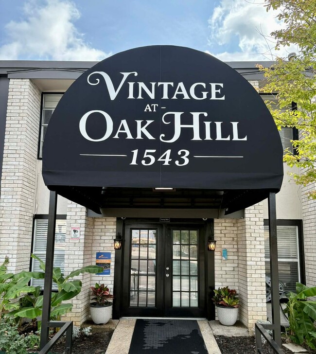 Photo - Vintage at Oak Hill