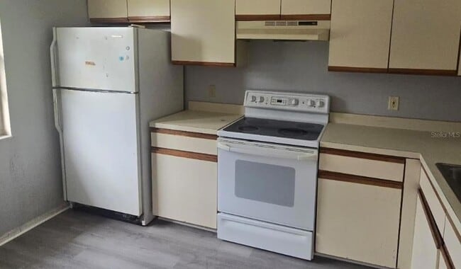 Photo - 304 Camillia Ln