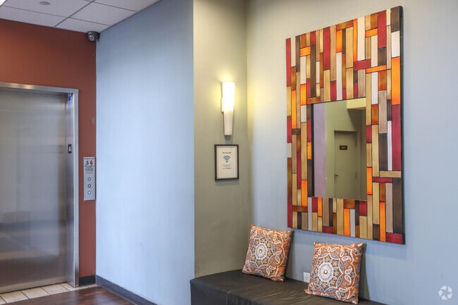 Lobby - 6940 Sepulveda