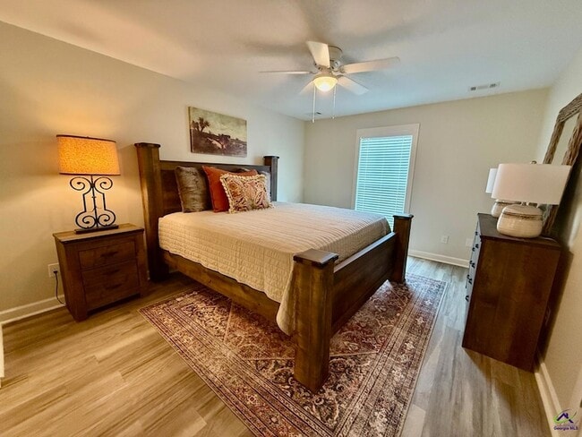 Photo - 100 Webster Wy